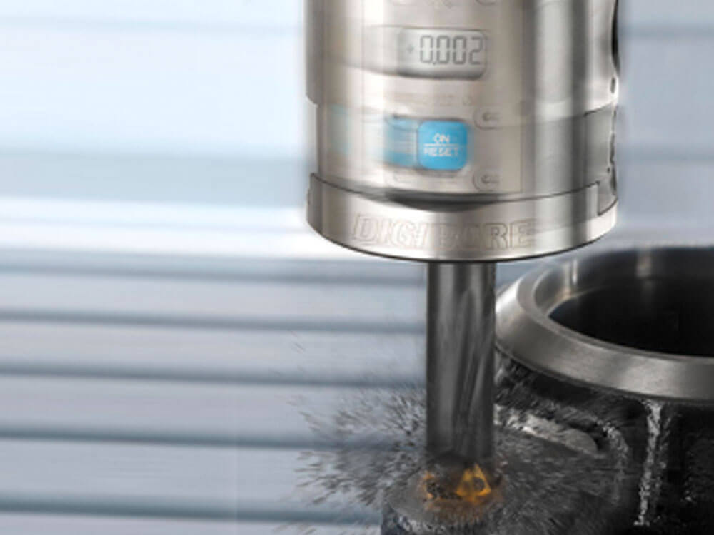 "DigiBore", das Feindrehwerkzeug mit integrierter opto-elektronischer Verstellwegmessung und digitaler Anzeige 